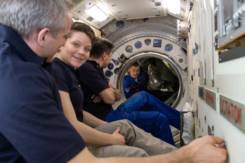waiting-inside-the-rassvet-module-to-greet-their-new-expedition-59-crewmates_47413358671_o.jpg