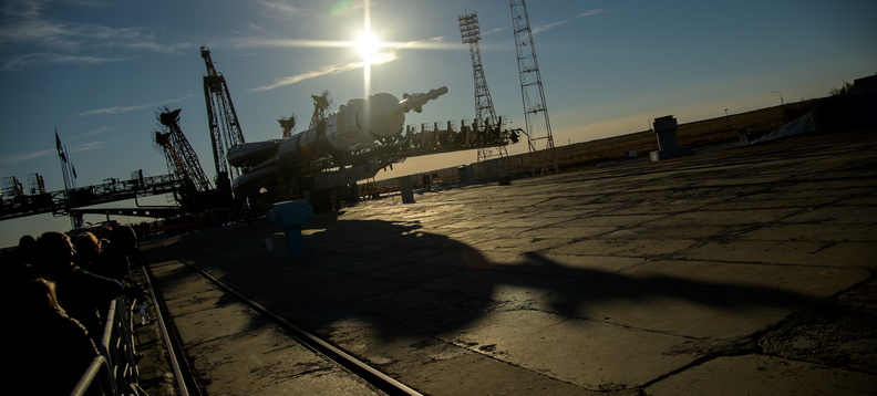 the-soyuz-rocket-is-rolled-out-by-train-to-the-launch-pad_44486039464_o.jpg