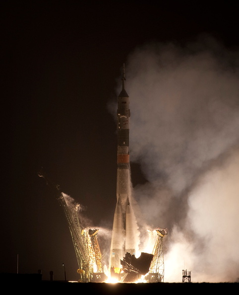 nasa2explore_9417116364_Expedition_22_Soyuz_TMA-17_Launch.jpg