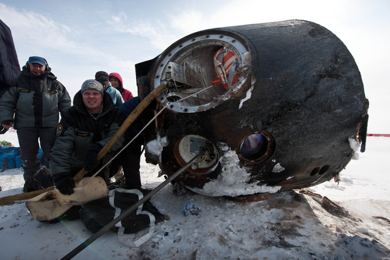 nasa2explore_9466183454_Expedition_26_Soyuz_Landing.jpg