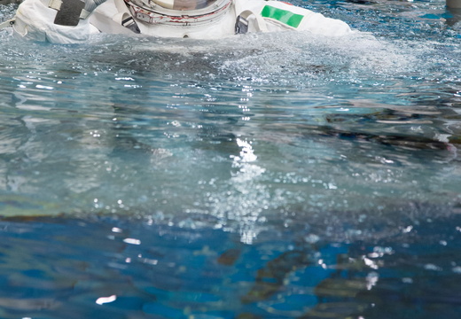 astronauts-submerging-in-waters-of--neutral-buoyancy-laboratory 8726125535 o
