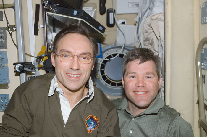 STS110-E-05710